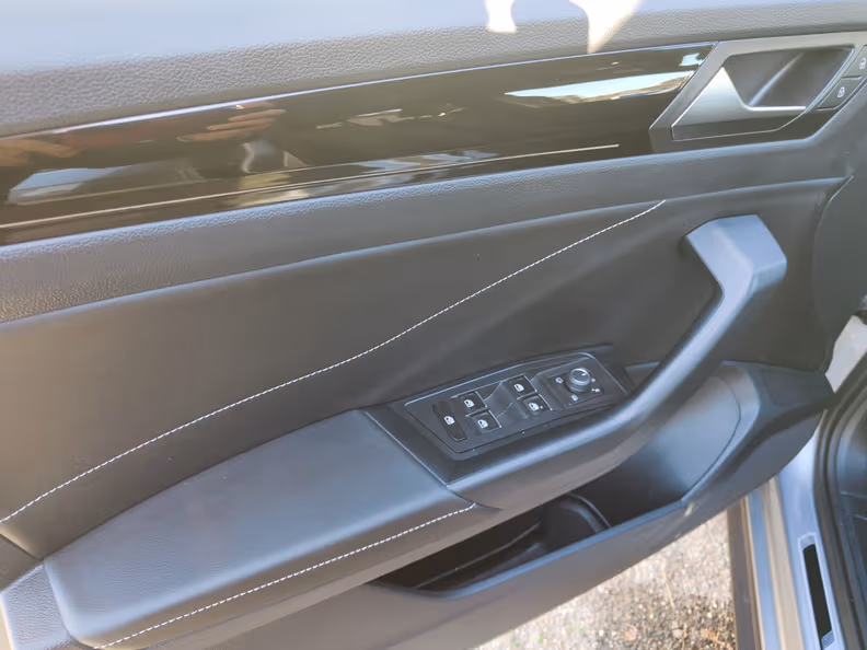 Volkswagen T-ROC - 22