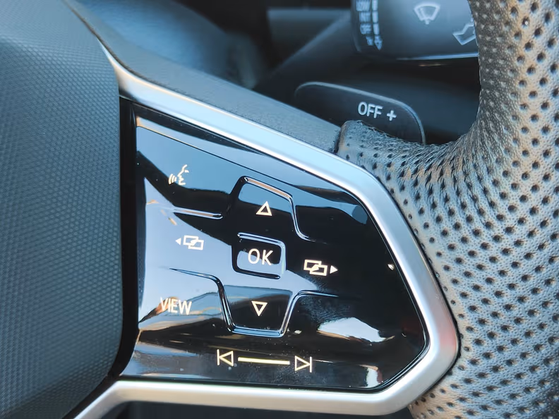 Volkswagen T-ROC - 17