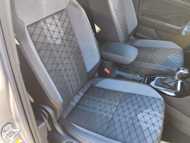 Volkswagen T-ROC - 26