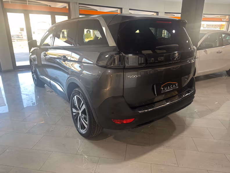 Peugeot 5008 - 3