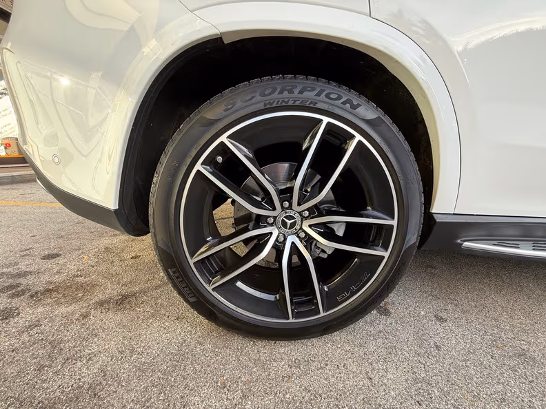 Mercedes-Benz GLE-Class - 21