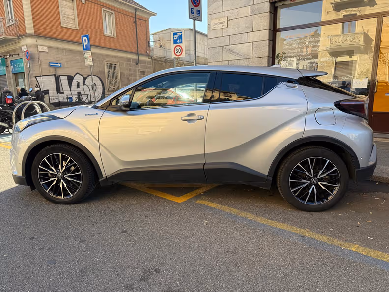 Toyota C-HR - 4