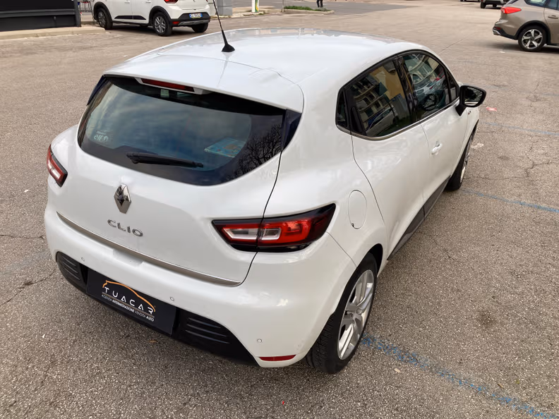 Renault Clio - 18