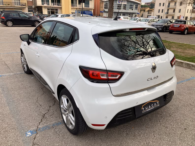Renault Clio - 13