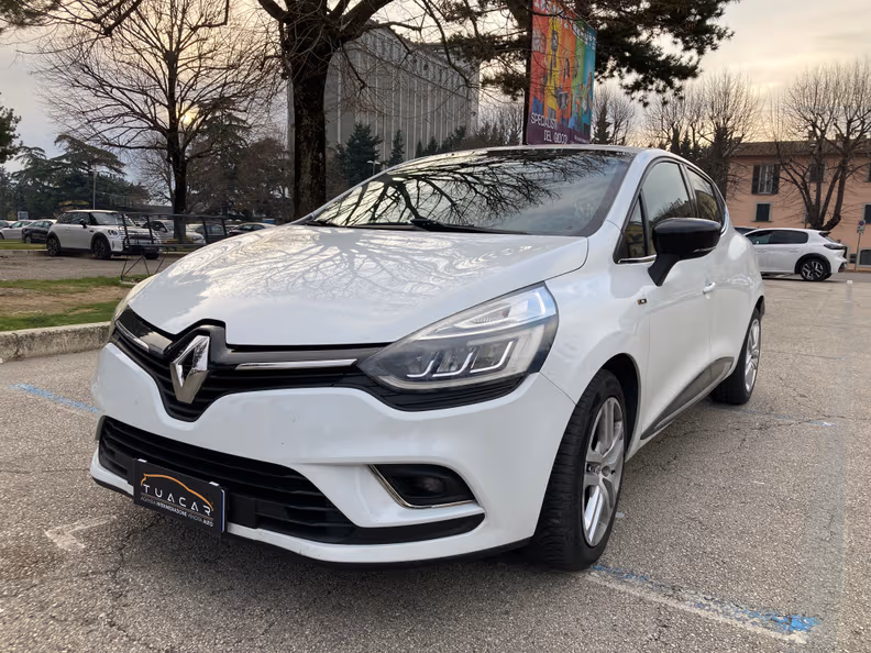 Renault Clio - 2