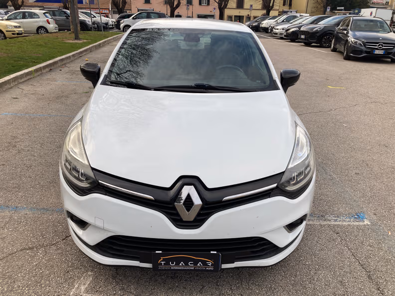 Renault Clio - 26