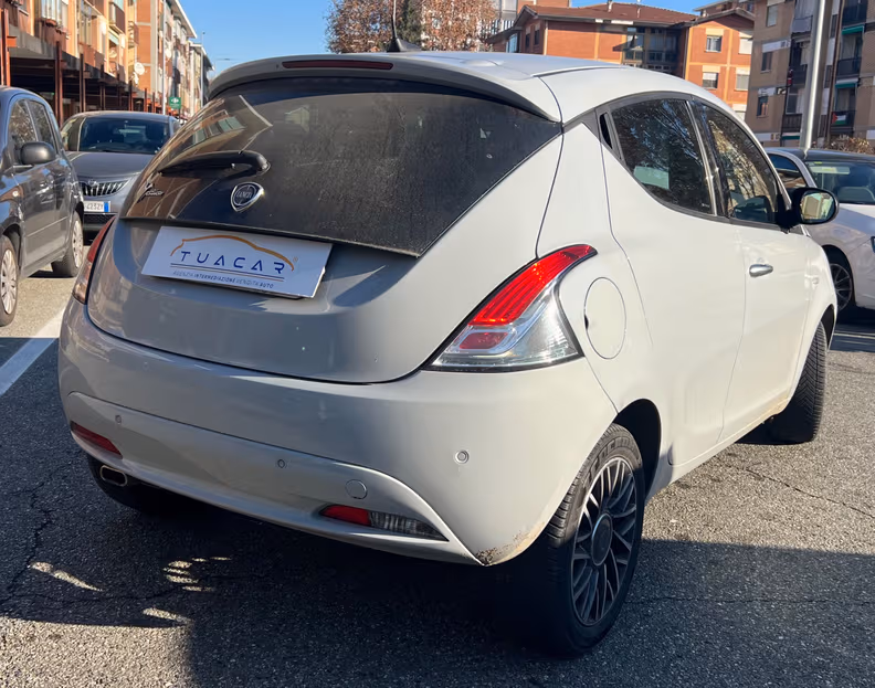 Lancia Ypsilon - 4