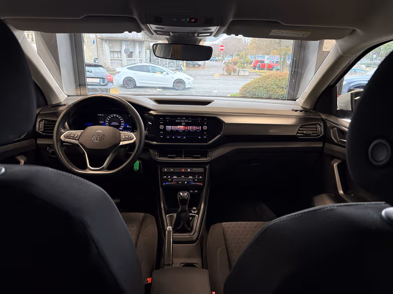 Volkswagen T-Cross - 11