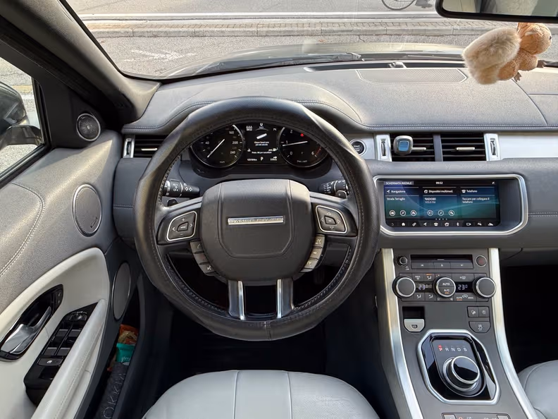 Land Rover Range Rover Evoque - 35