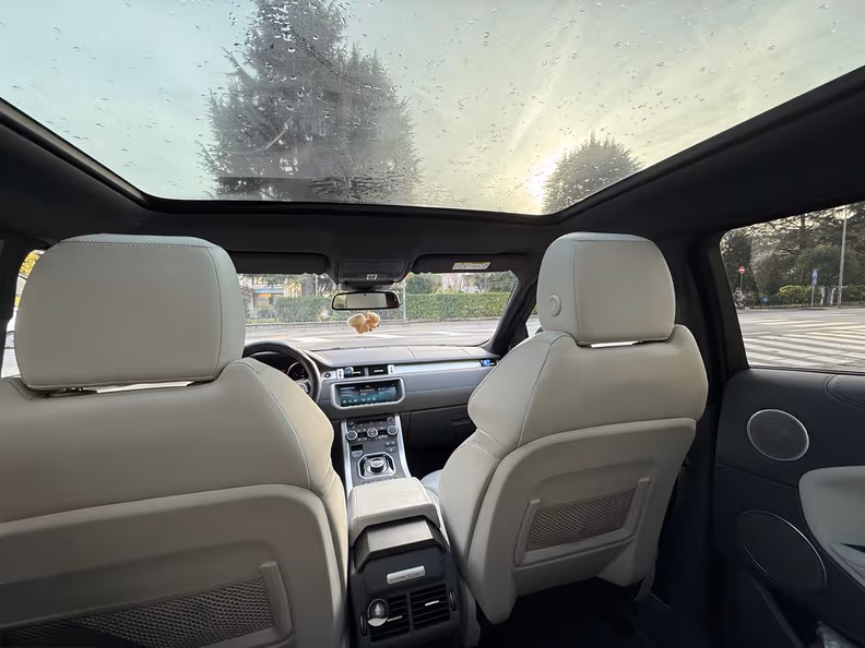 Land Rover Range Rover Evoque - 48