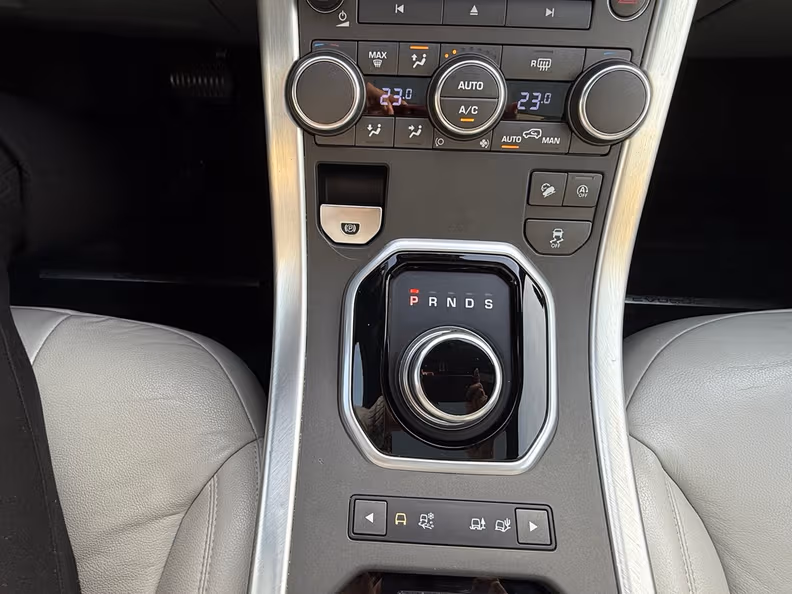 Land Rover Range Rover Evoque - 22