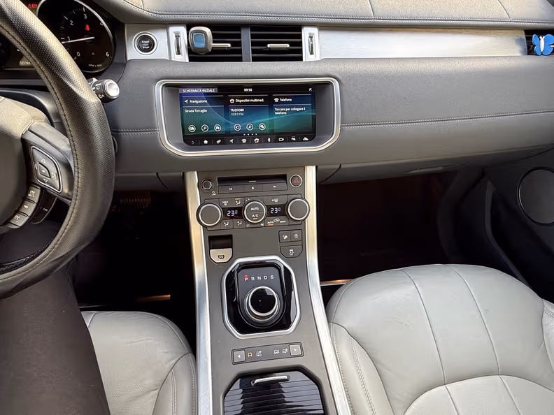 Land Rover Range Rover Evoque - 34