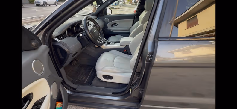 Land Rover Range Rover Evoque - 19