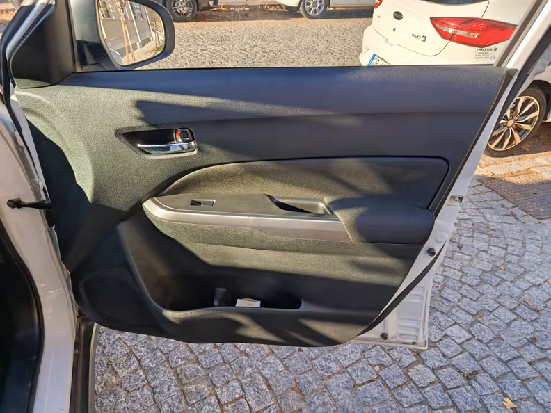 Suzuki Vitara / e Vitara - 37