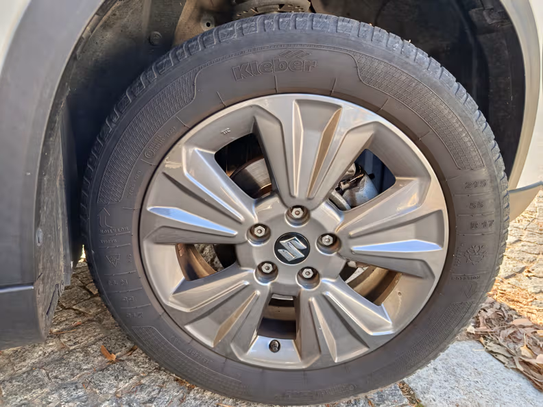 Suzuki Vitara / e Vitara - 42