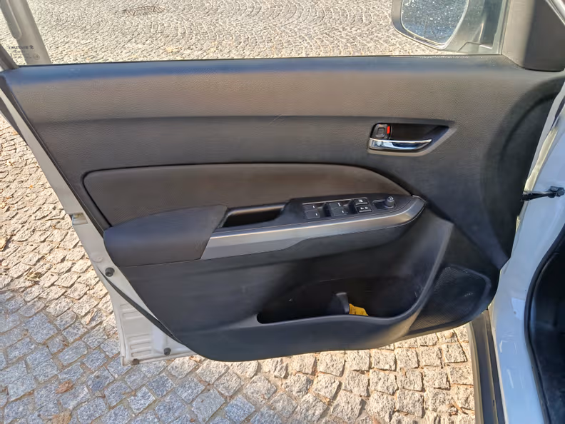 Suzuki Vitara / e Vitara - 35