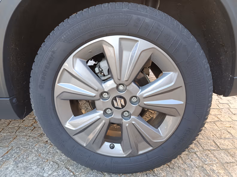 Suzuki Vitara / e Vitara - 41