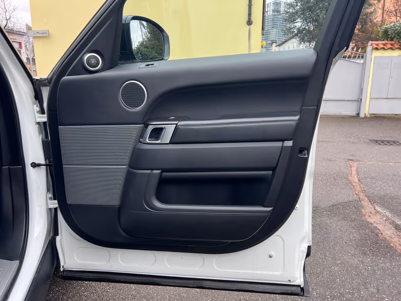 Land Rover Range Rover Sport - 36