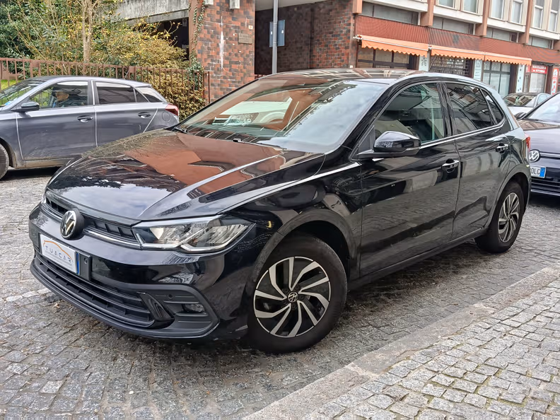 Volkswagen Polo - 1