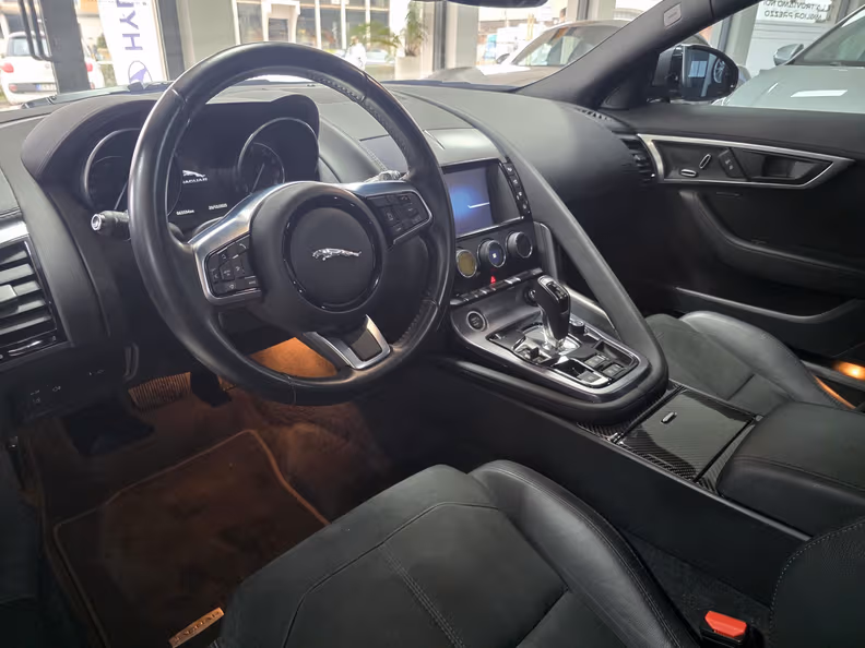 Jaguar F-Type - 7