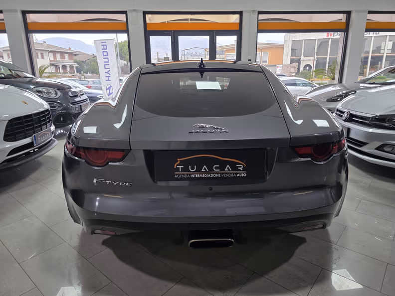 Jaguar F-Type - 4