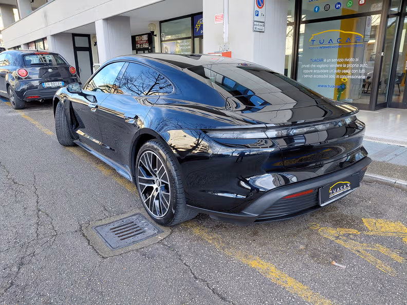 Porsche Taycan - 5