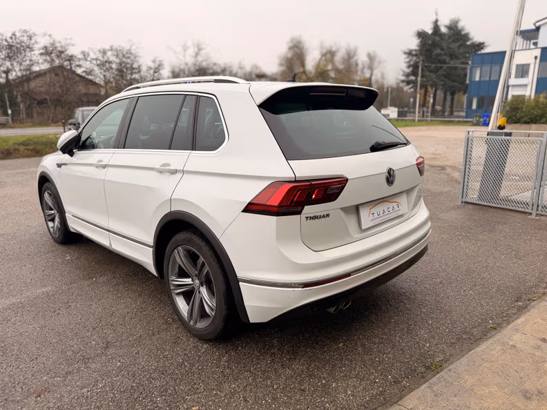Volkswagen Tiguan - 3