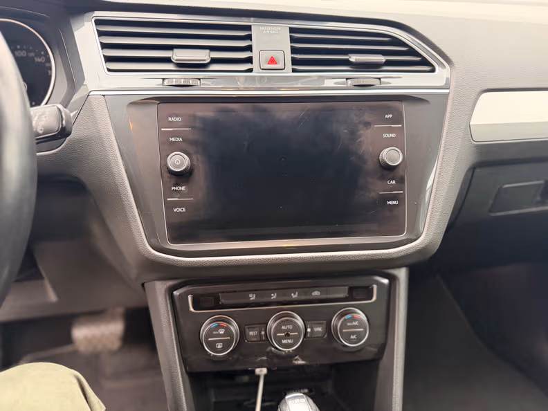 Volkswagen Tiguan - 21