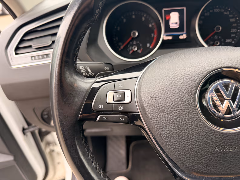 Volkswagen Tiguan - 18