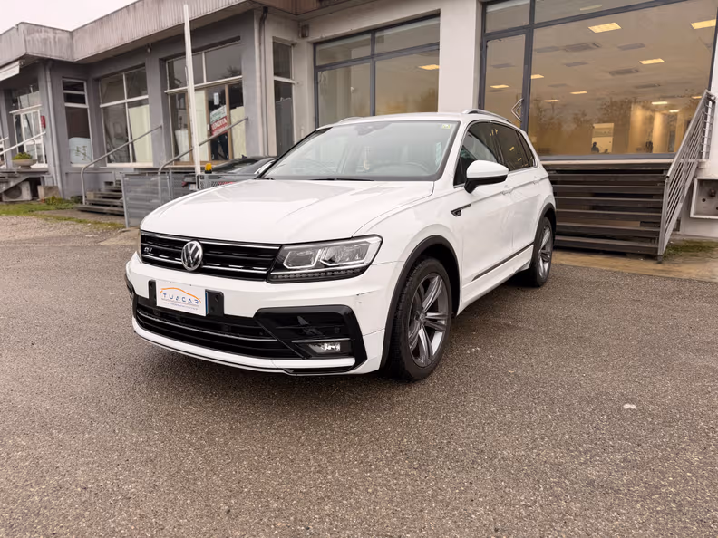 Volkswagen Tiguan - 1