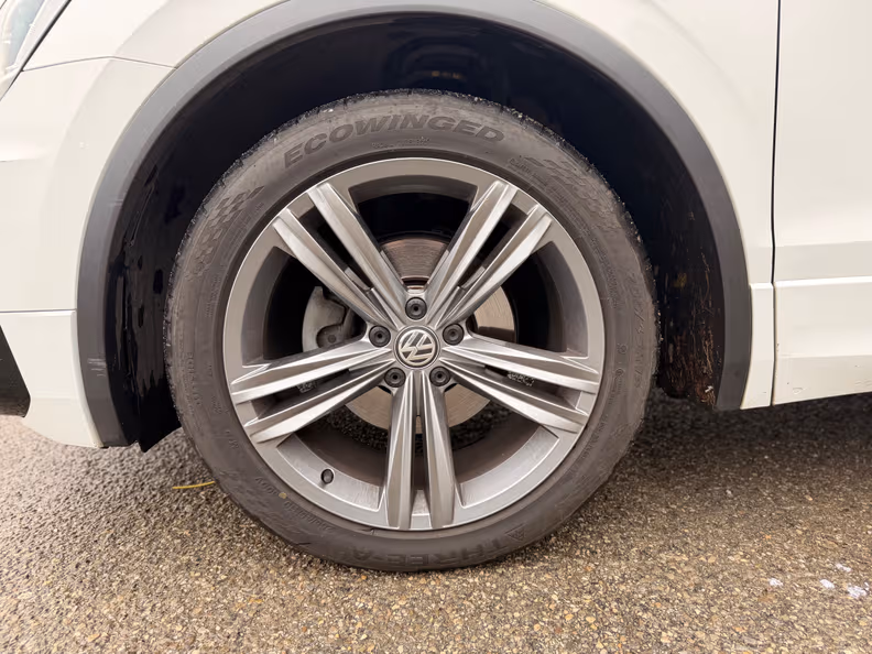 Volkswagen Tiguan - 13
