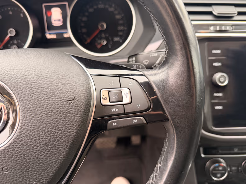 Volkswagen Tiguan - 19
