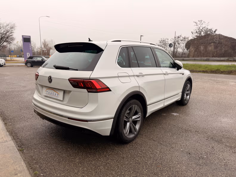 Volkswagen Tiguan - 5