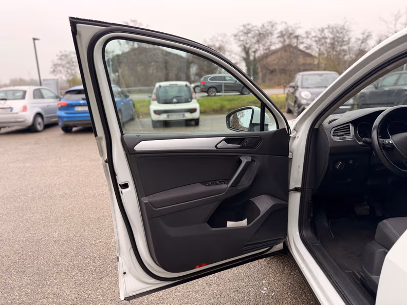 Volkswagen Tiguan - 14