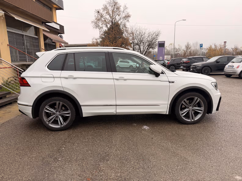 Volkswagen Tiguan - 6