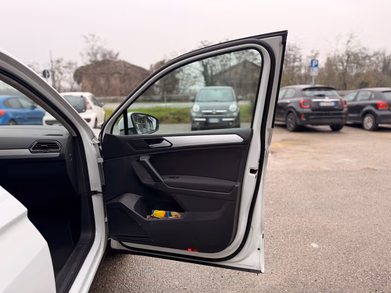 Volkswagen Tiguan - 26