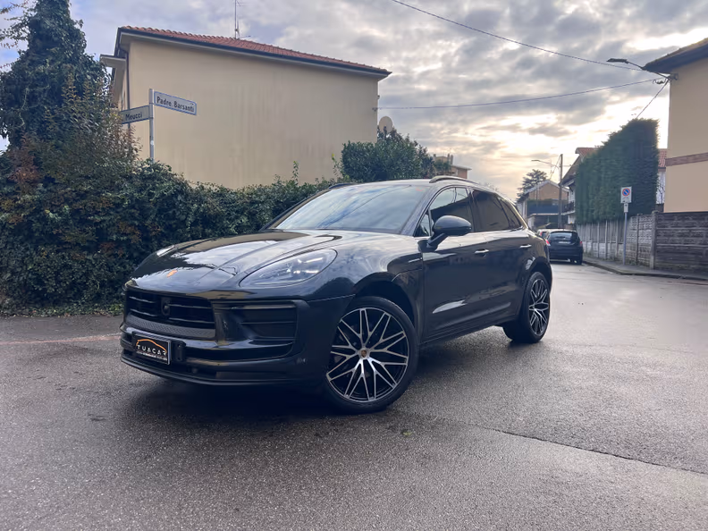 Porsche Macan - 1