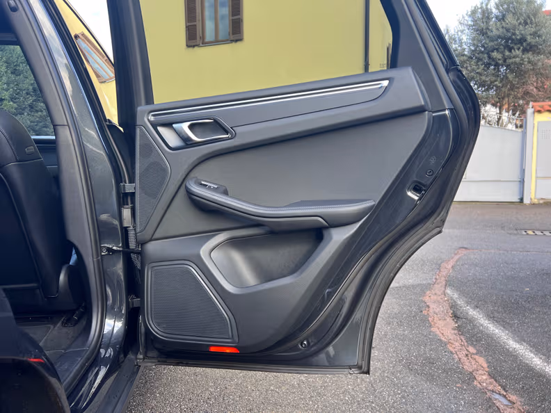 Porsche Macan - 44