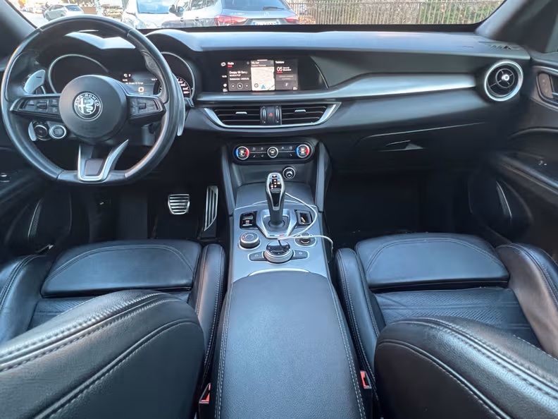 Alfa Romeo Stelvio - 10