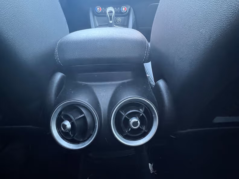 Alfa Romeo Stelvio - 36