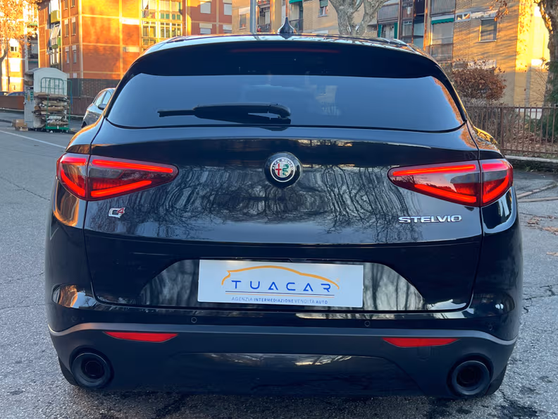 Alfa Romeo Stelvio - 5