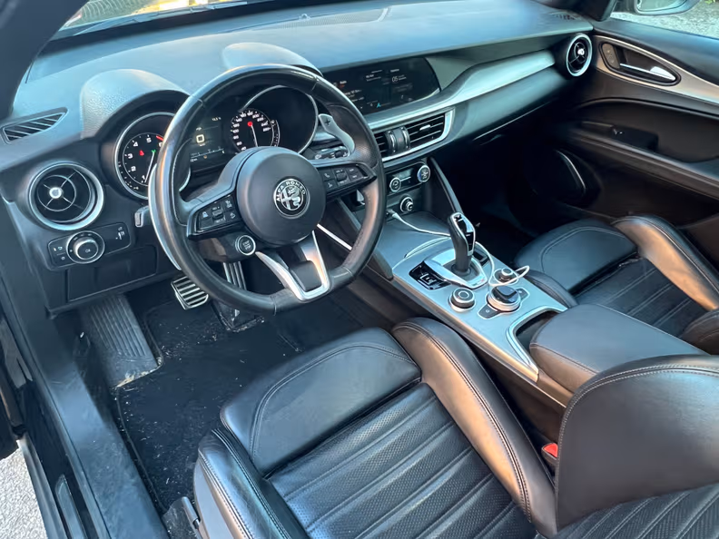 Alfa Romeo Stelvio - 12