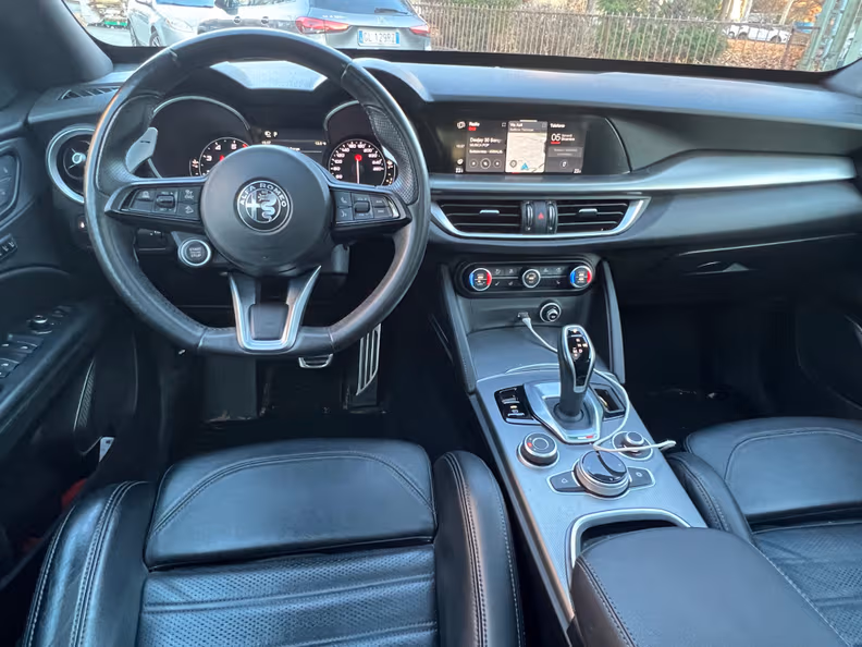 Alfa Romeo Stelvio - 9