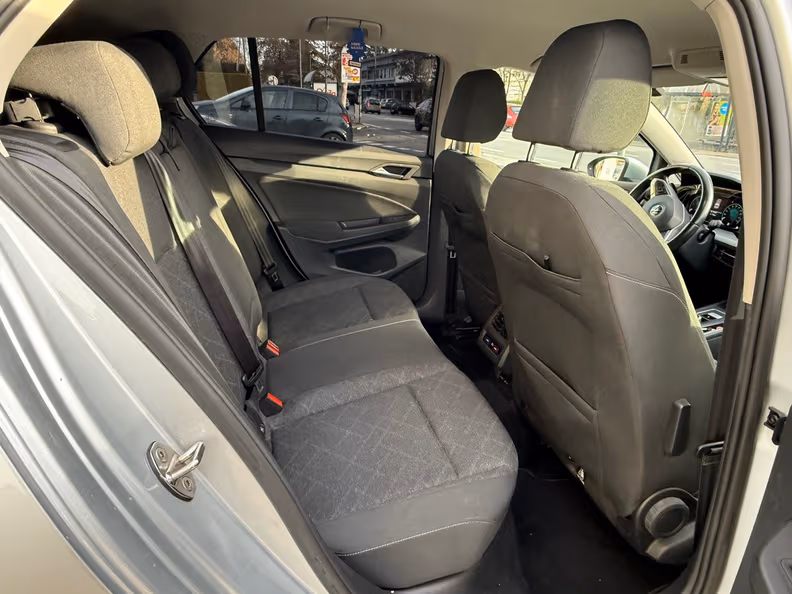 Volkswagen Golf - 34