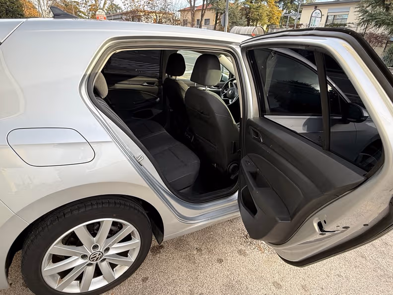 Volkswagen Golf - 30