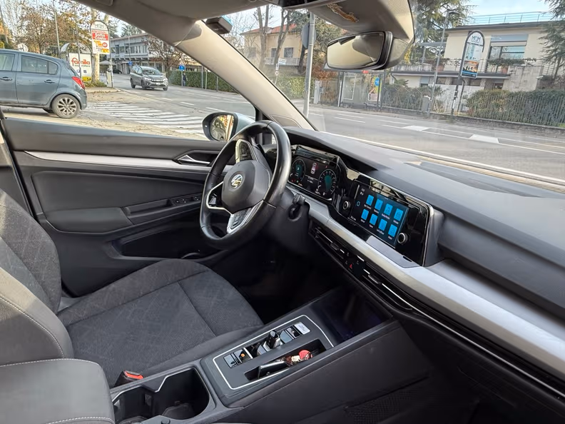 Volkswagen Golf - 29