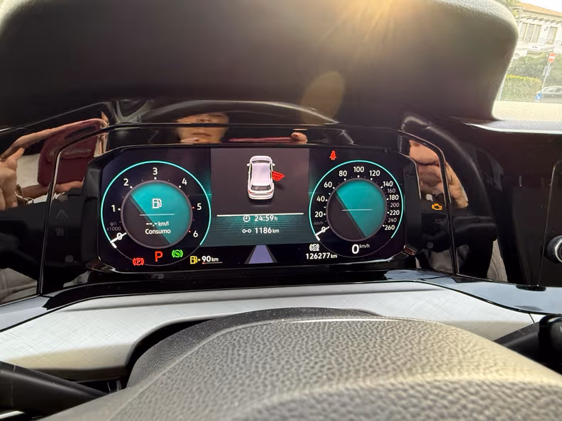 Volkswagen Golf - 24