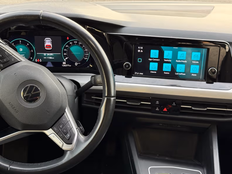 Volkswagen Golf - 26