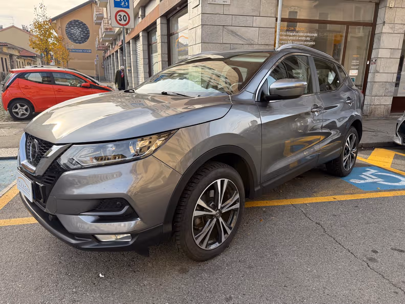 Nissan Qashqai - 1