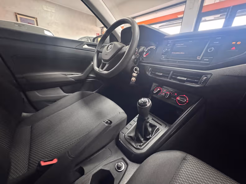 Volkswagen Polo - 8